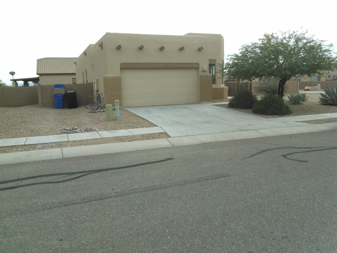7935 W Little Eagle Ct - Photo 2 of 10