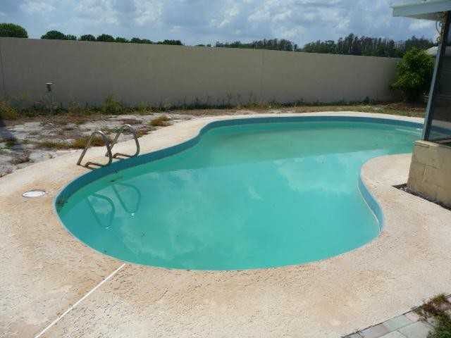 21610 Southwood Dr - Photo 2 of 10