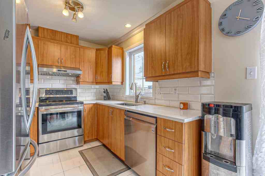 4550 Croissant Orange - Photo 2 of 14