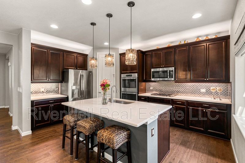 4398 Mcmurdo Ct - Photo 2 of 25