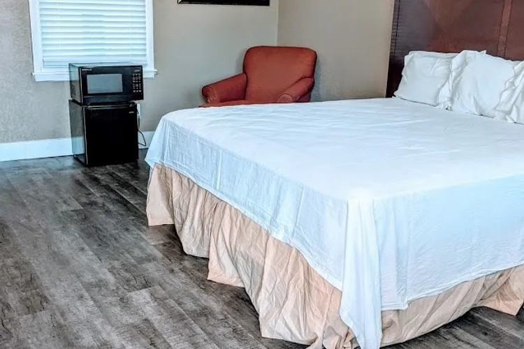 Albert Lea Extended Stay - Photo 4 of 4