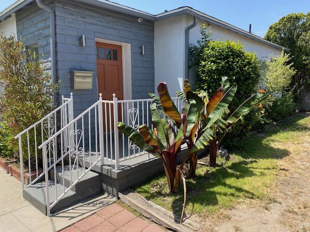 11140 Vanowen St - Photo 2 of 9