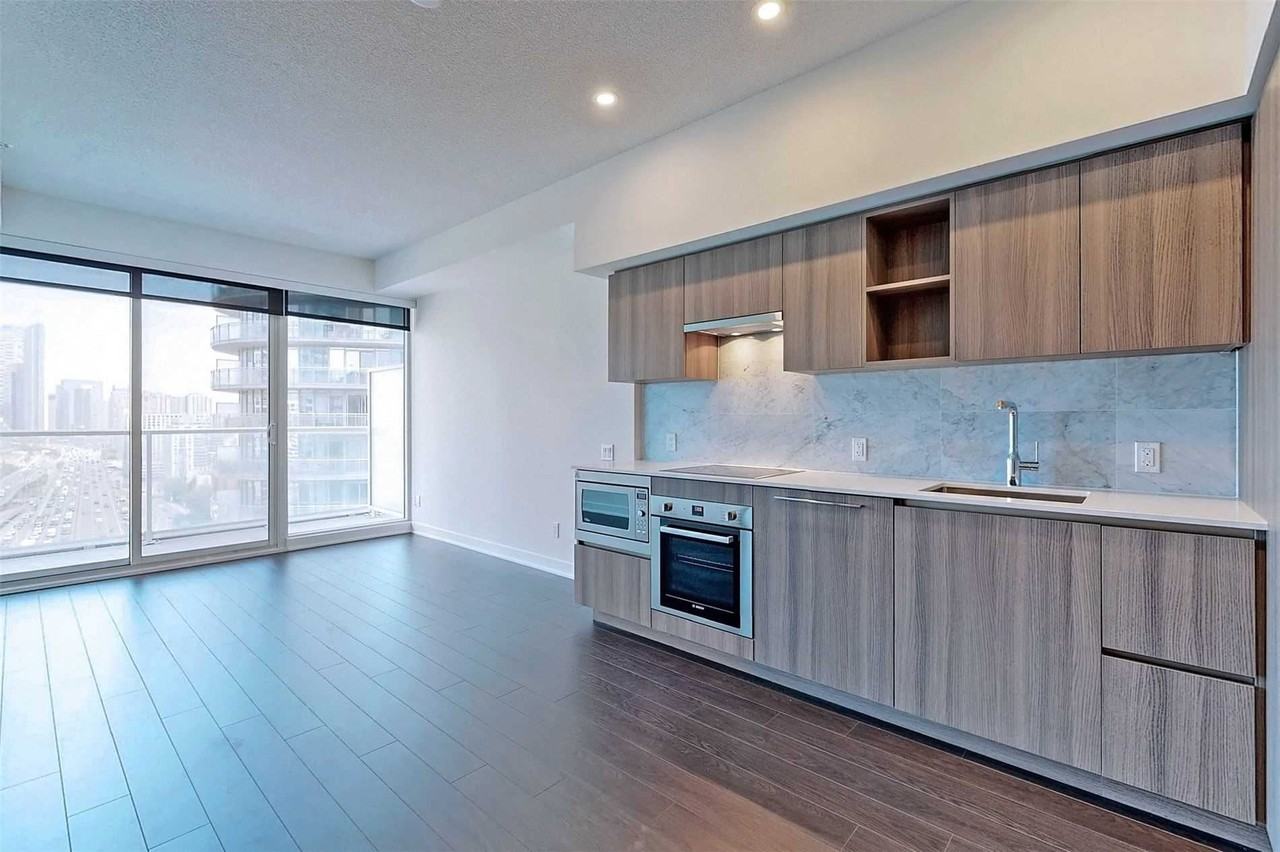17 Bathurst Street