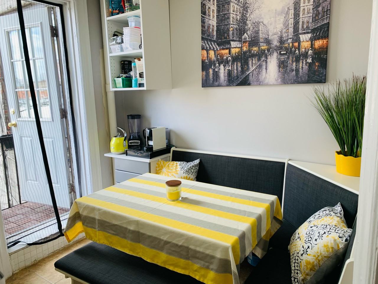 1514 West 8th Street - Photo 2 of 12