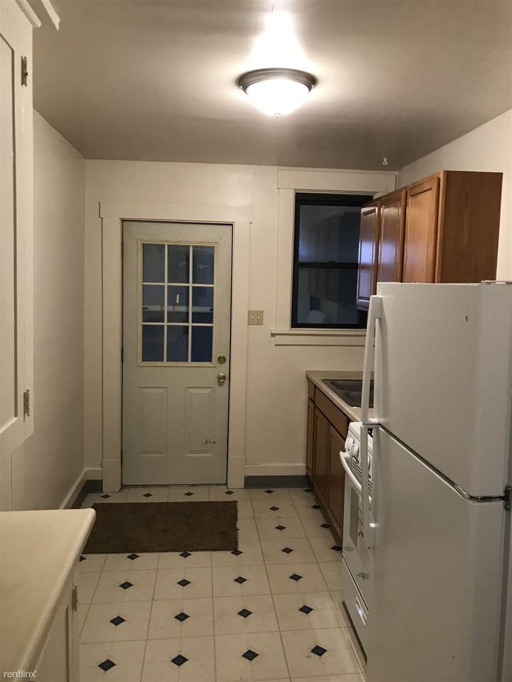 110 N Fremont Ave - Photo 3 of 6