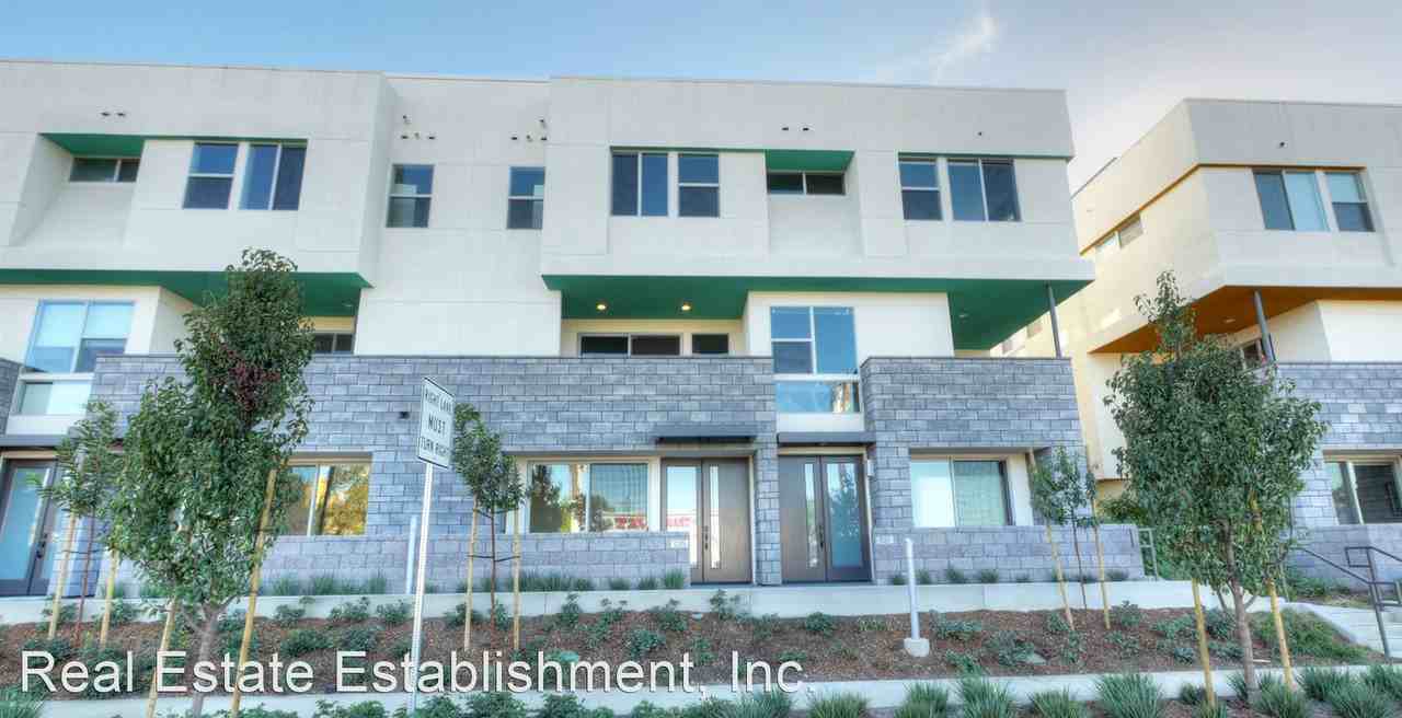 629 W 17th St - Photo 2 of 35