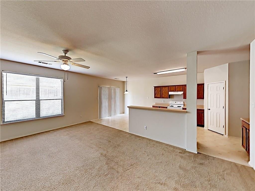 10709 Lipan Trl - Photo 2 of 10