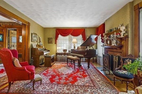 326 Lexington St - Photo 3 of 19