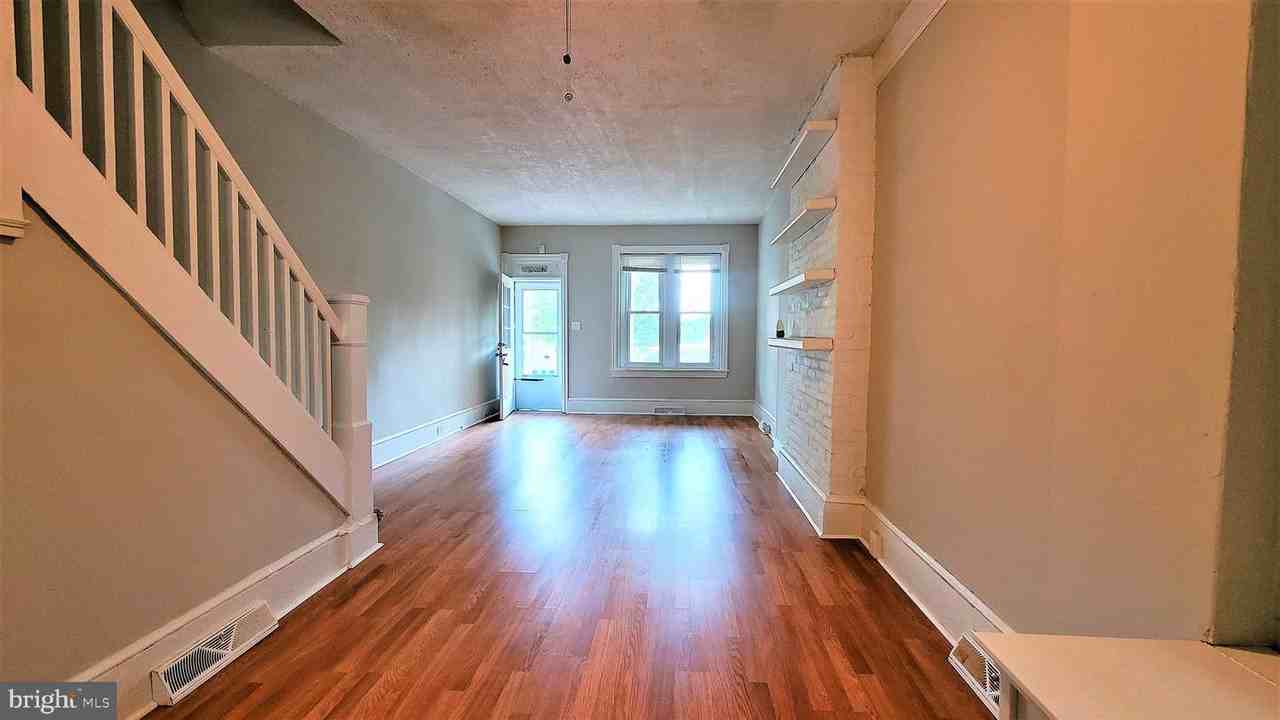 329 Jefferson St - Photo 3 of 10