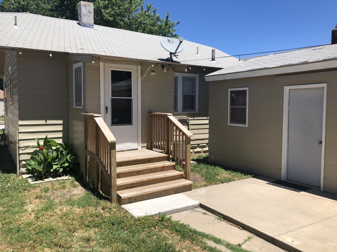 319 W 16th Ave - Photo 2 of 5