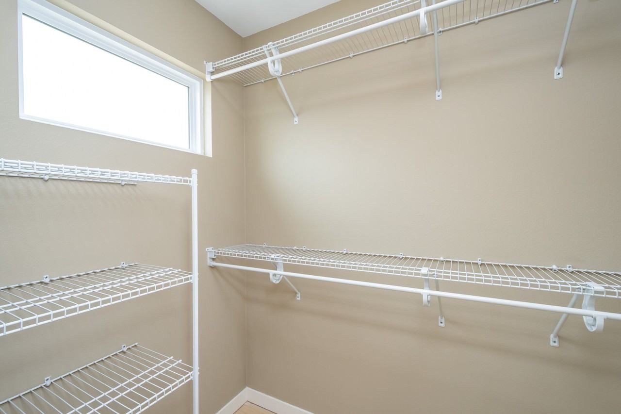 205 6th Street #7 - Photo 7 of 17