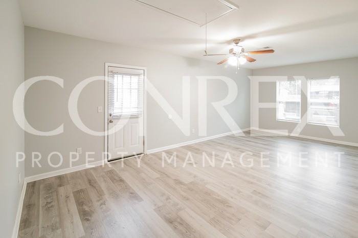 1005 Colony Ct - Photo 3 of 9