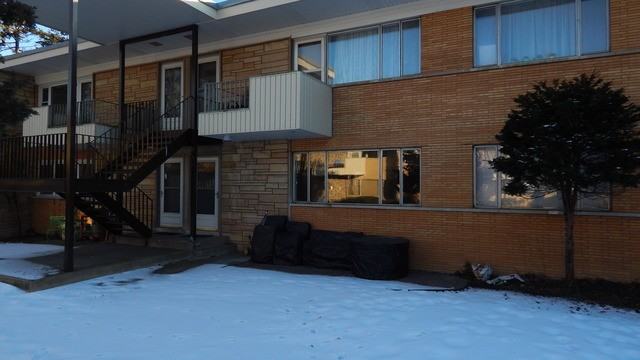 12 Garden Dr #5 - Photo 3 of 4