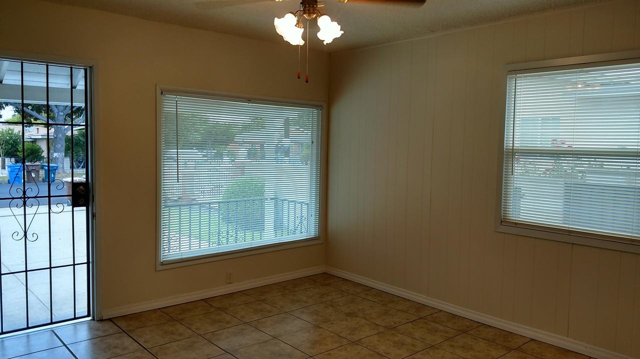 670 Willow Ave #1 - Photo 4 of 12