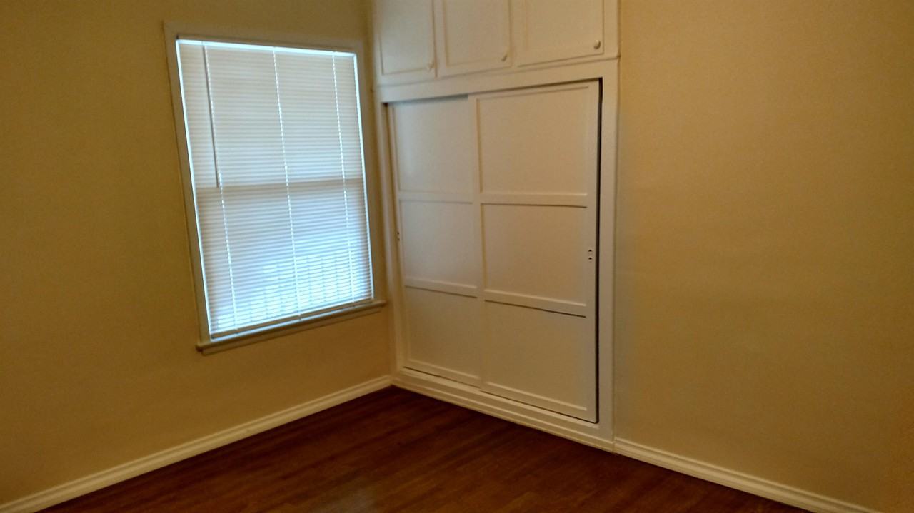 670 Willow Ave #1 - Photo 5 of 12