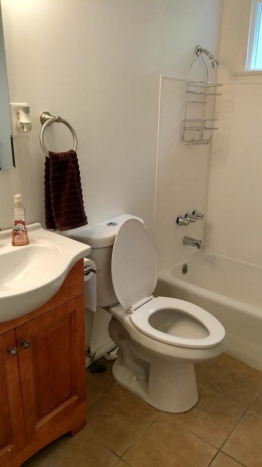 670 Willow Ave #1 - Photo 7 of 12