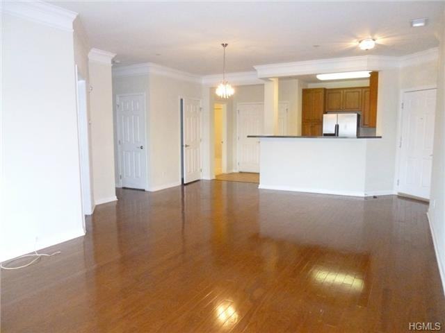 816 Saratoga Lane #816 - Photo 3 of 12