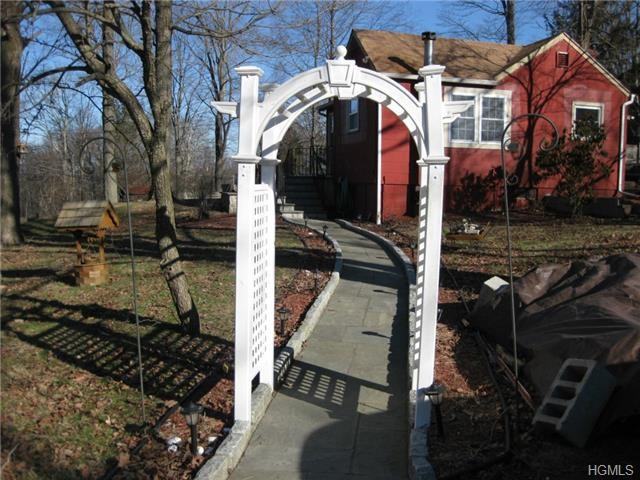 478 Nimham Rd - Photo 2 of 13