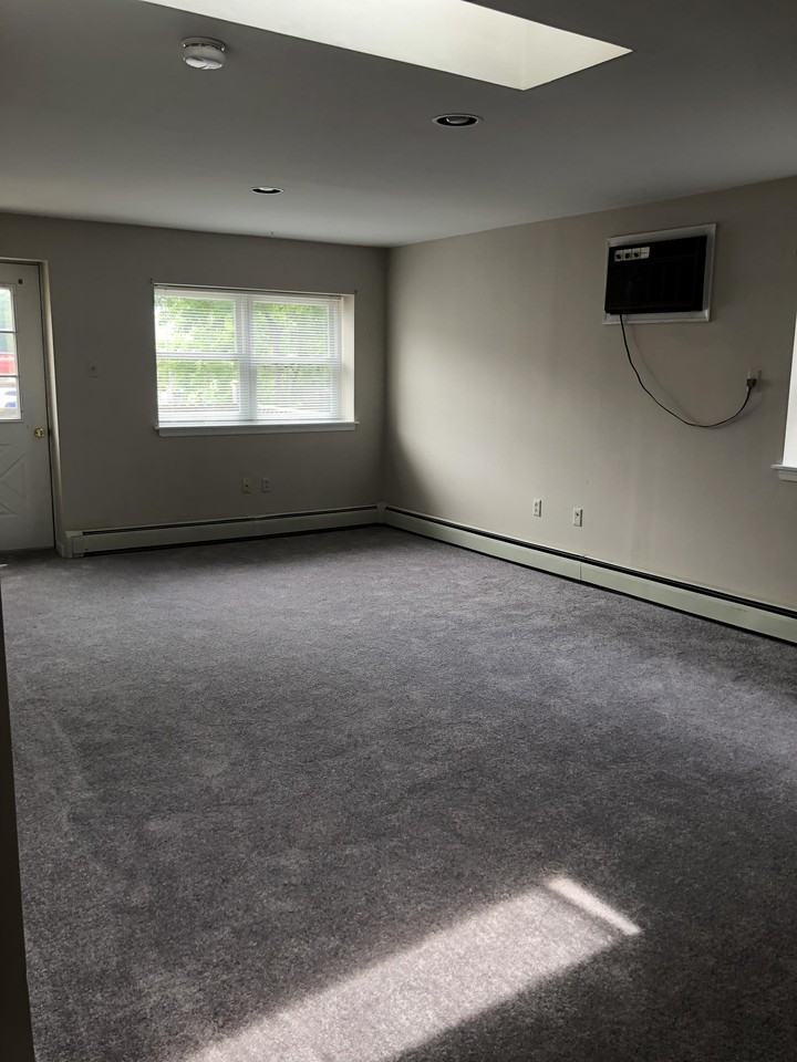 497 Conarroe St #B - Photo 4 of 6