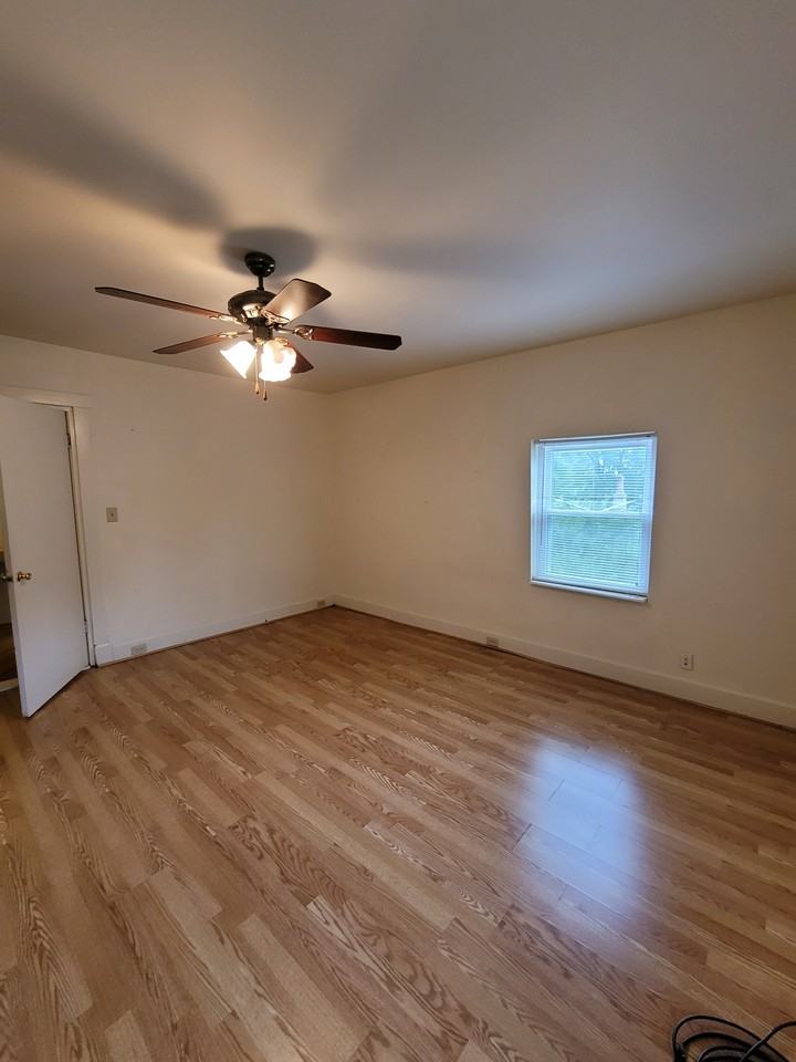 816 Montague RoadU1 Right Side #1 - Photo 2 of 9