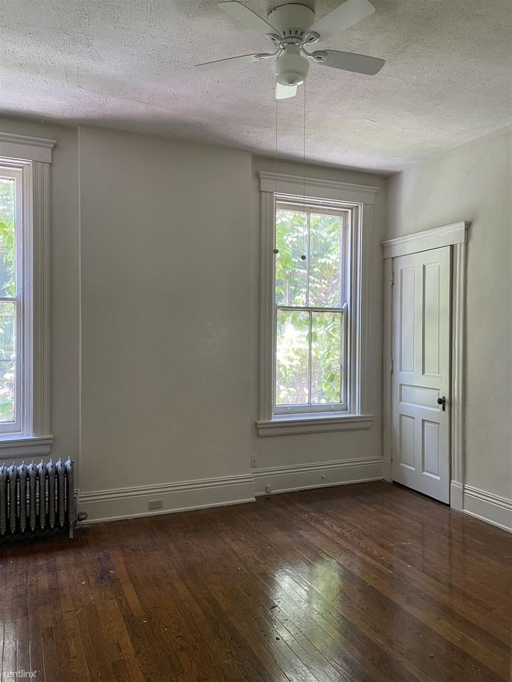 1604 Chase Ave - Photo 3 of 9