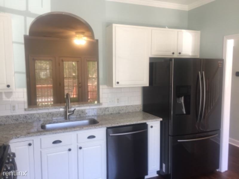 2210 Trailwood Valley Cir - Photo 2 of 18