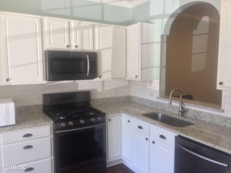 2210 Trailwood Valley Cir - Photo 3 of 18