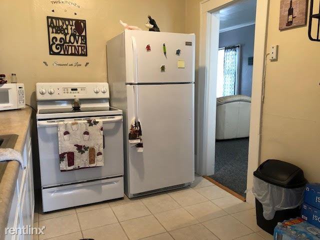 233 N 9th St - Photo 3 of 7