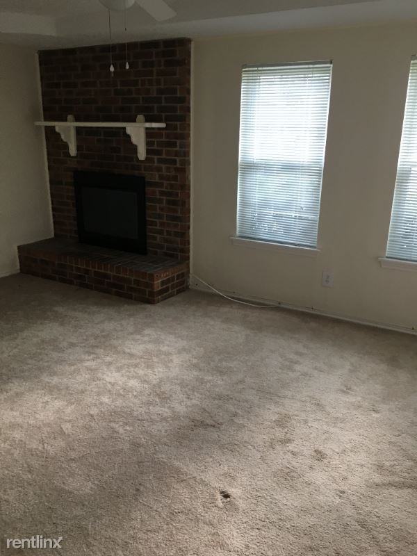 2714 Shady Grove Dr - Photo 3 of 8