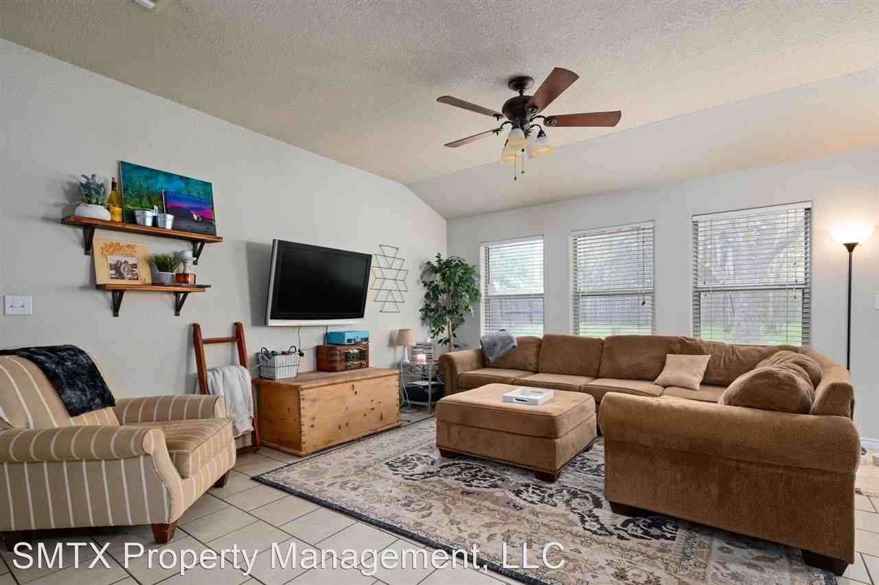 1106 N Bishop St - Photo 3 of 24