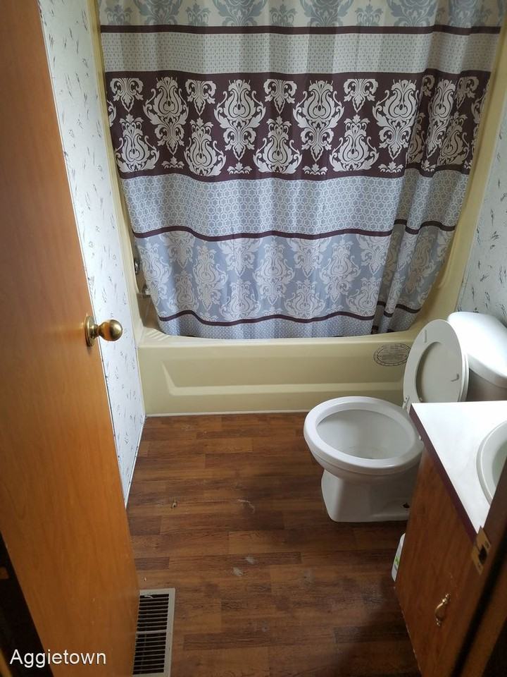 312 N Clay St - Photo 2 of 8