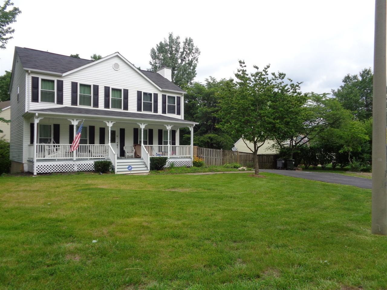 6110 Plainville Ln - Photo 2 of 4