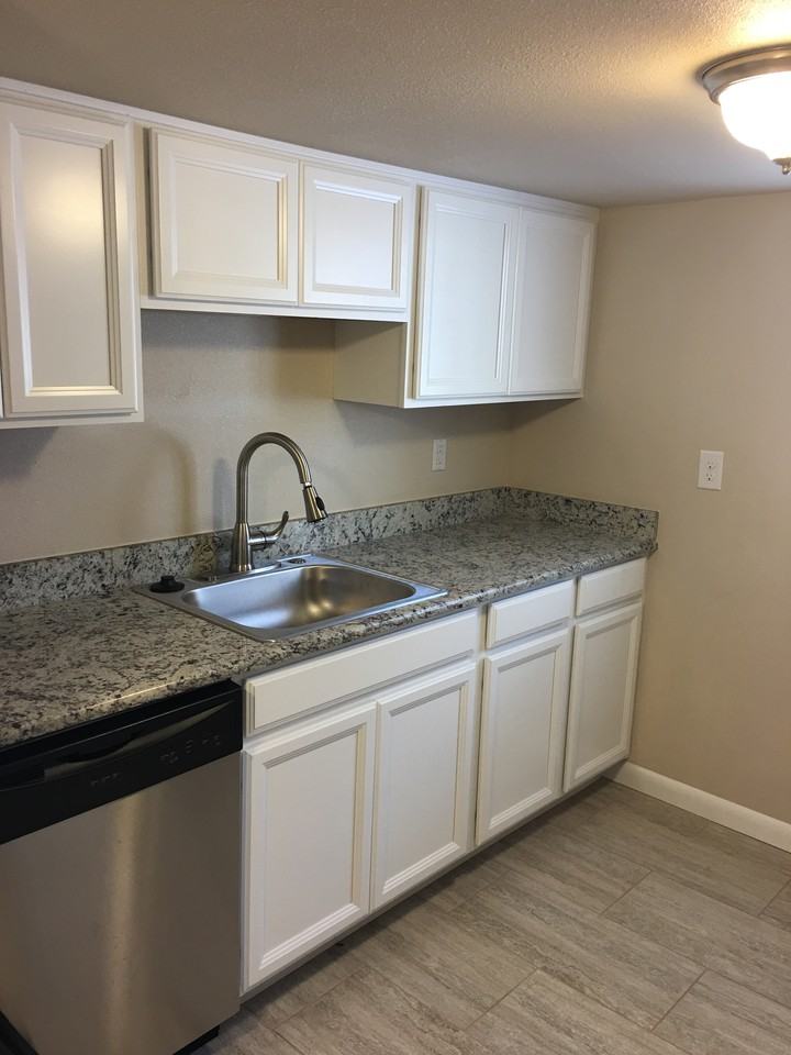 3824 N Clay St - Photo 3 of 7