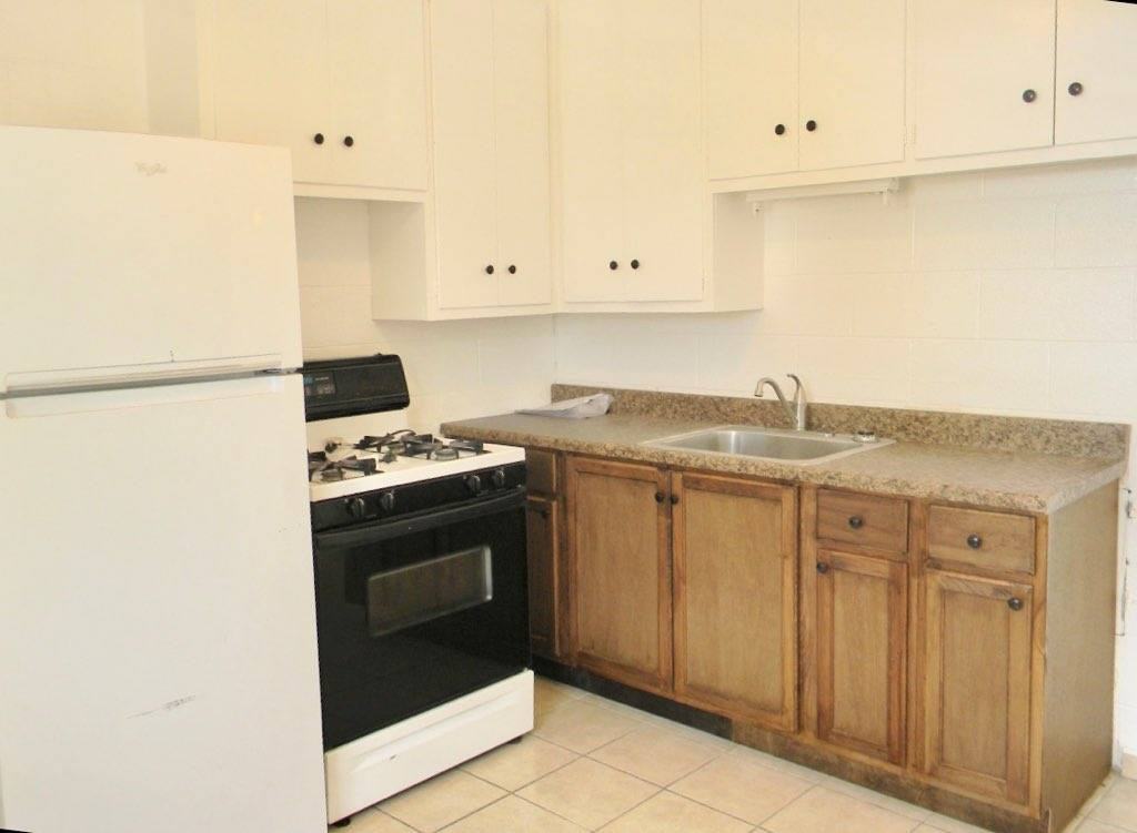 804 South Avenue C #B - Photo 2 of 12