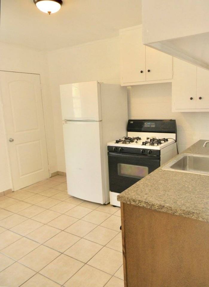 804 South Avenue C #B - Photo 3 of 12