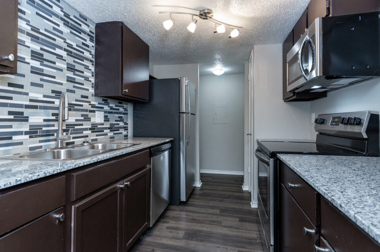 The Broadway Apartment Homes - Photo 3 of 36