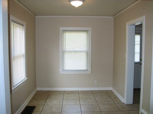 1033 MacArthur Dr - Photo 3 of 6