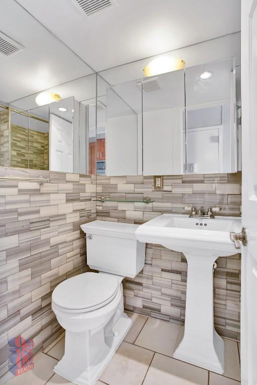 W 52nd St #2W - Photo 5 of 5