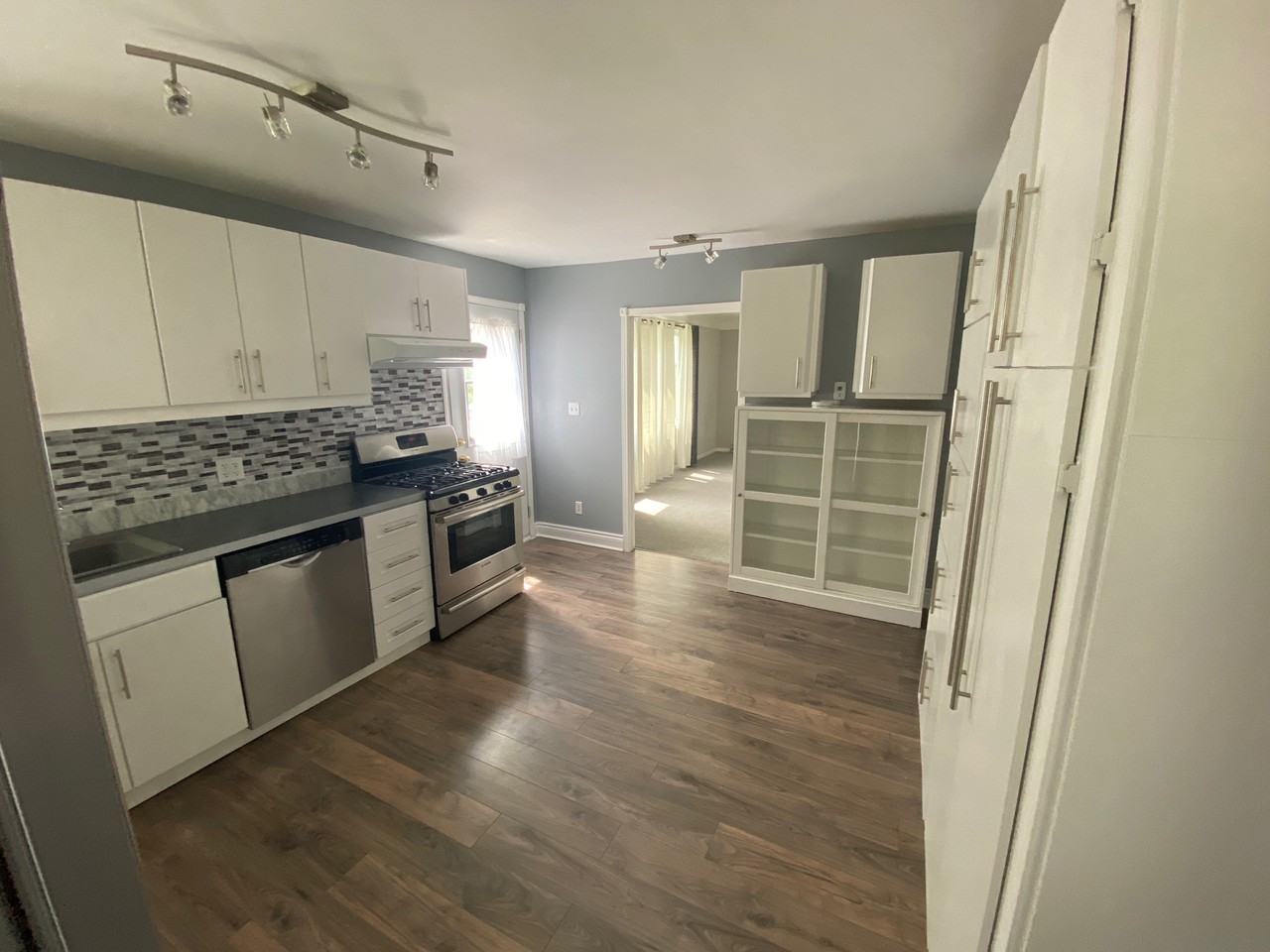 8 Broad Street - Photo 3 of 11