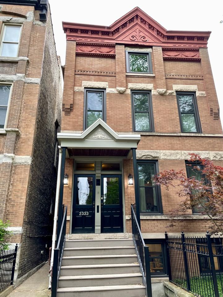 2333 North Janssen Avenue