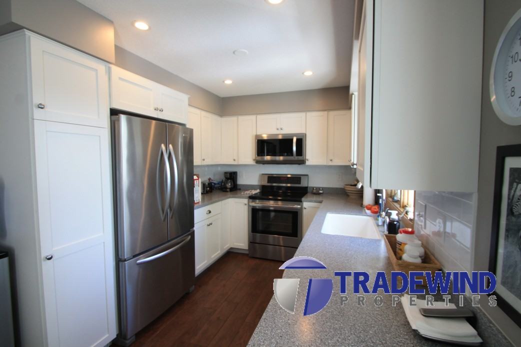 9723 Utica Road - Photo 3 of 37