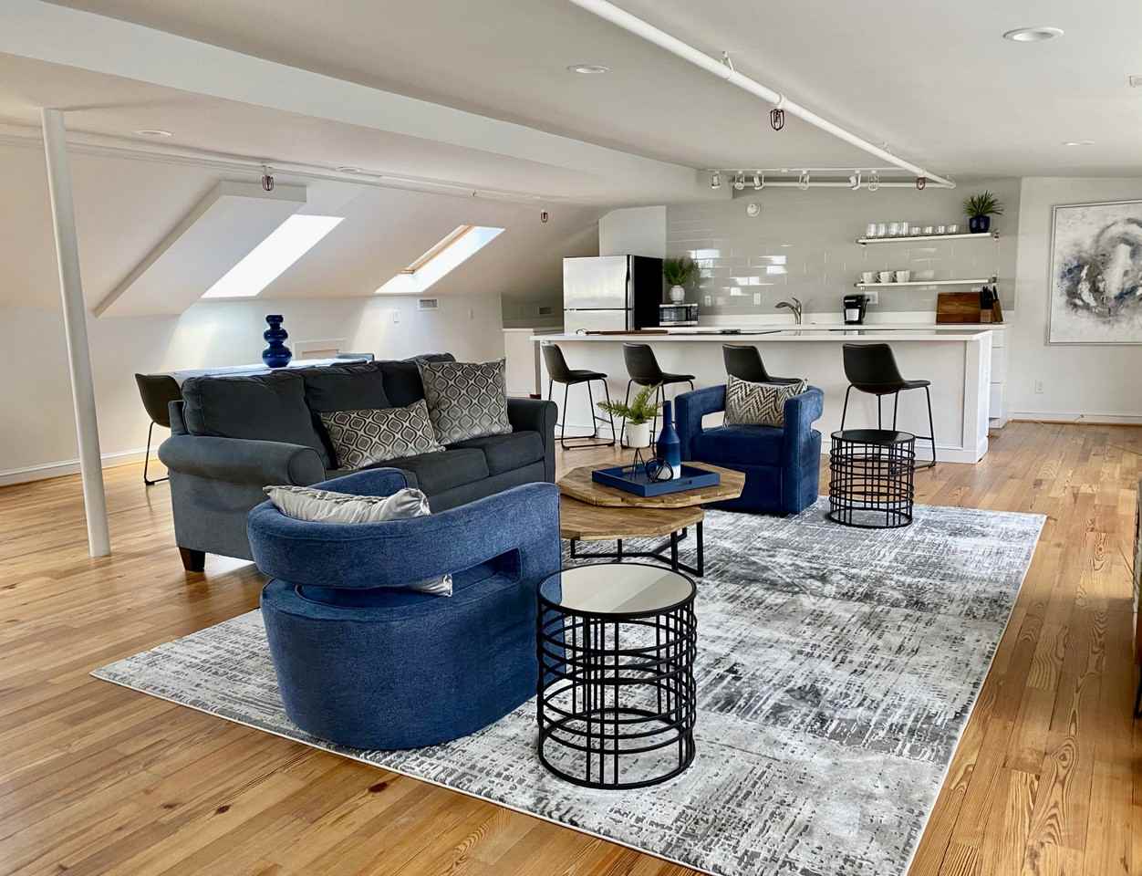 609 E Market St #301