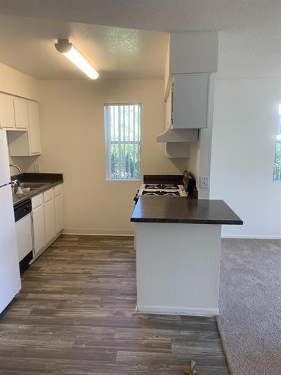 Le Mirage Apartments - Photo 2 of 4