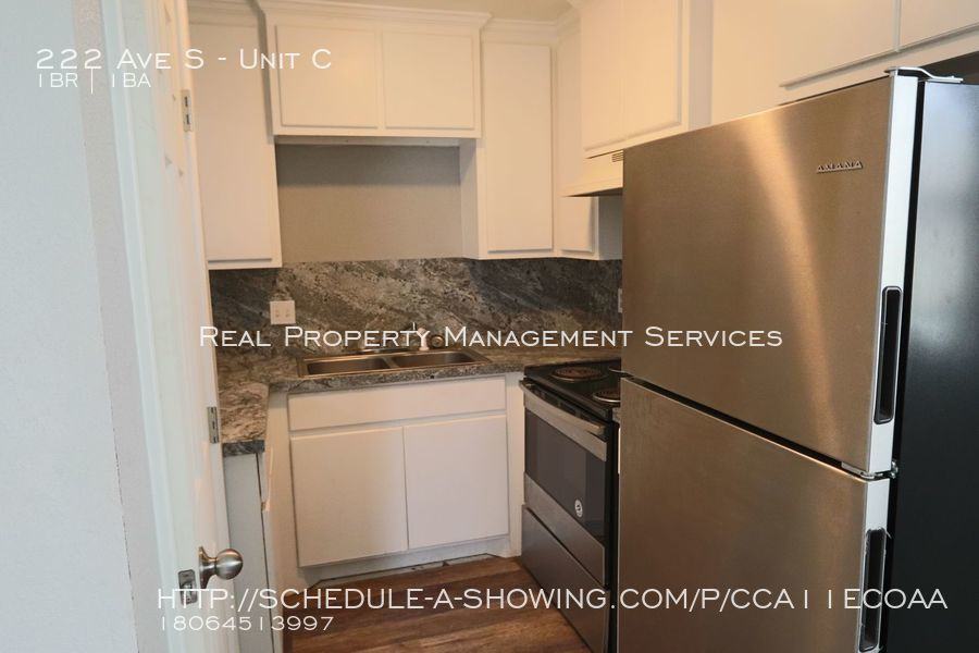 222 Avenue S #C - Photo 3 of 5