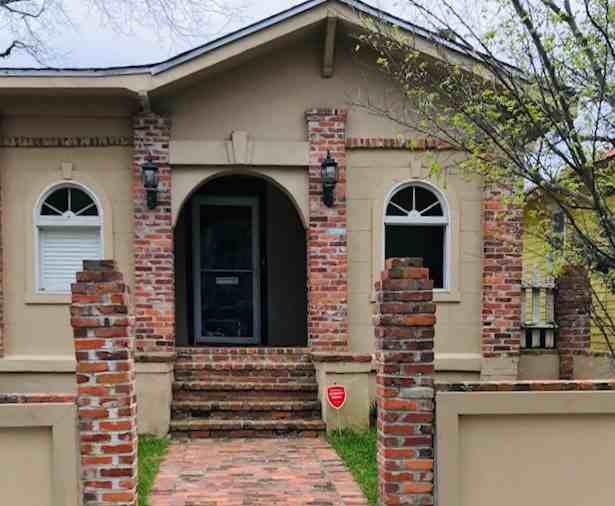 909 E 40th St #1 - Photo 2 of 16