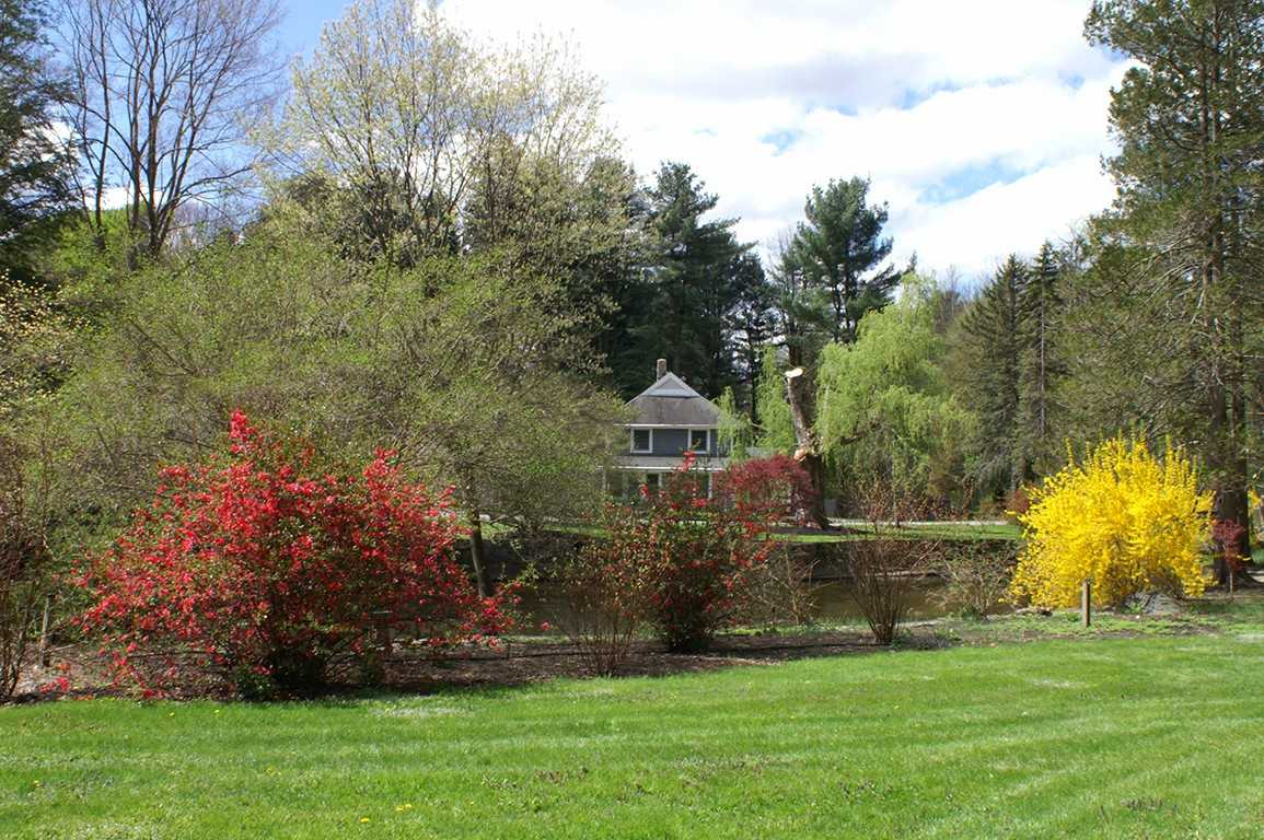 642 Peekskill Hollow Rd - Photo 2 of 3
