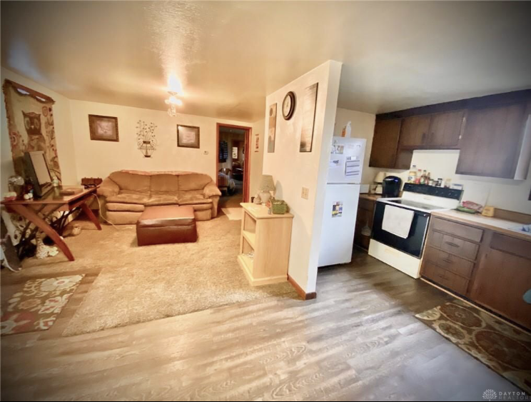 12 Oak St #12 - Photo 2 of 6