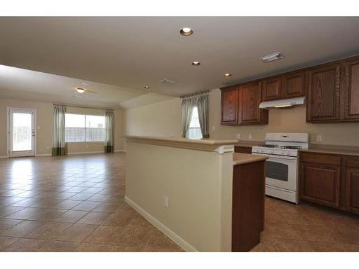 1020 Brighton Pl - Photo 3 of 9