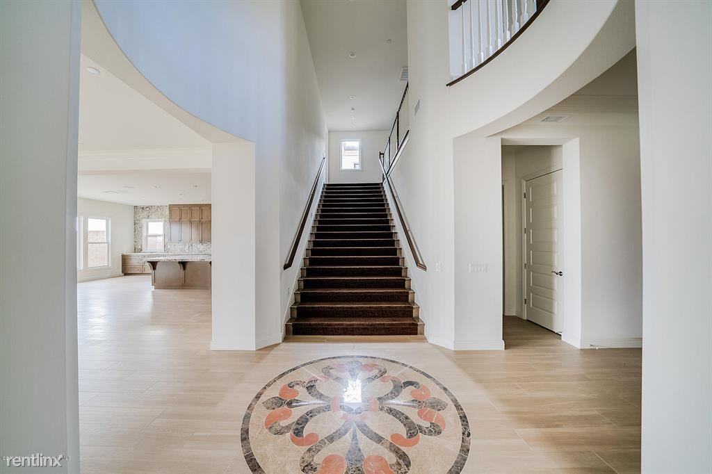 20156 Cromwell Way - Photo 2 of 10