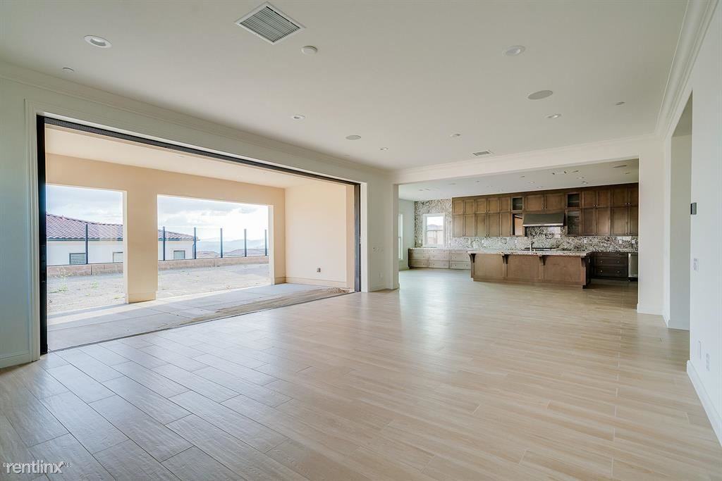 20156 Cromwell Way - Photo 3 of 10